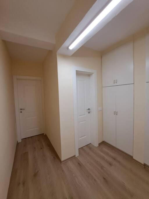 Quiet, Cozy, Luminous Apartment Tirana Exterior photo