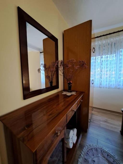 Quiet, Cozy, Luminous Apartment Tirana Exterior photo